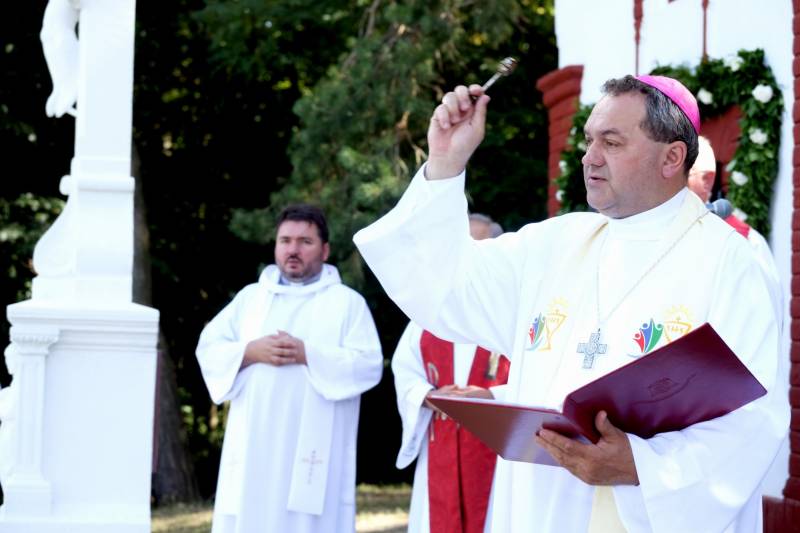 2021.06.30_Gödre felújított kálvária (50).JPG